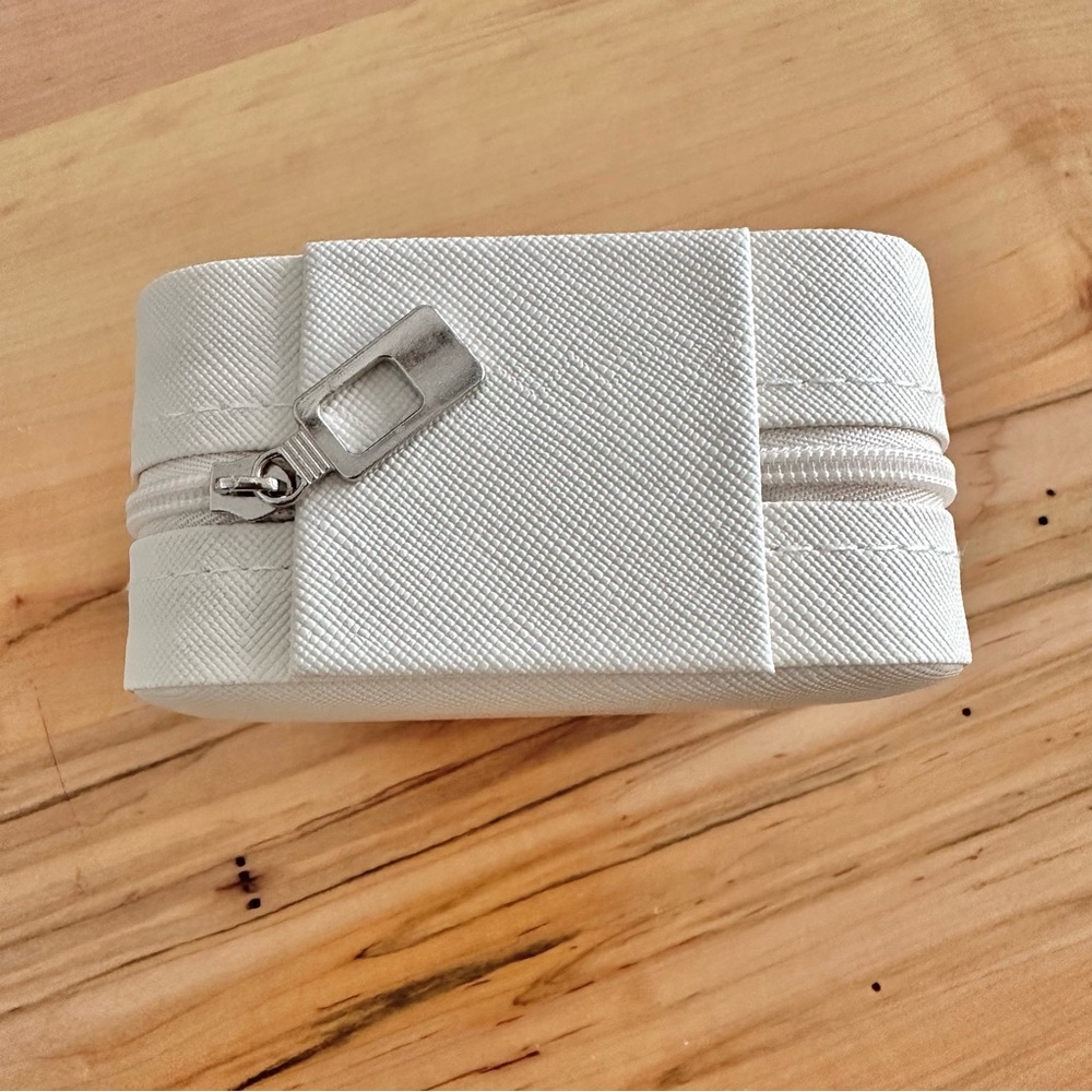 Jewelry travel box - Picture 2 of 3